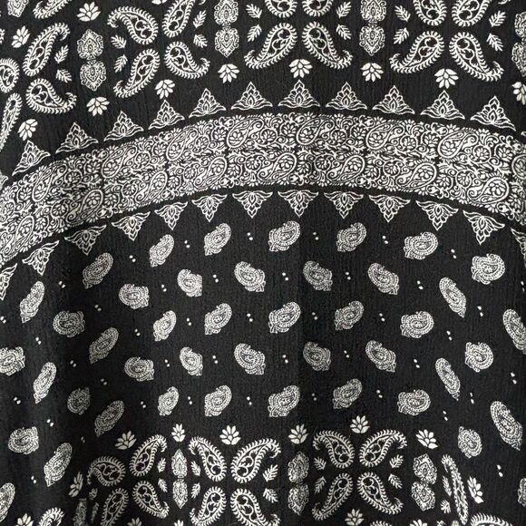 Selga one size black & white paisley tassel ruana open front - Picture 3 of 12